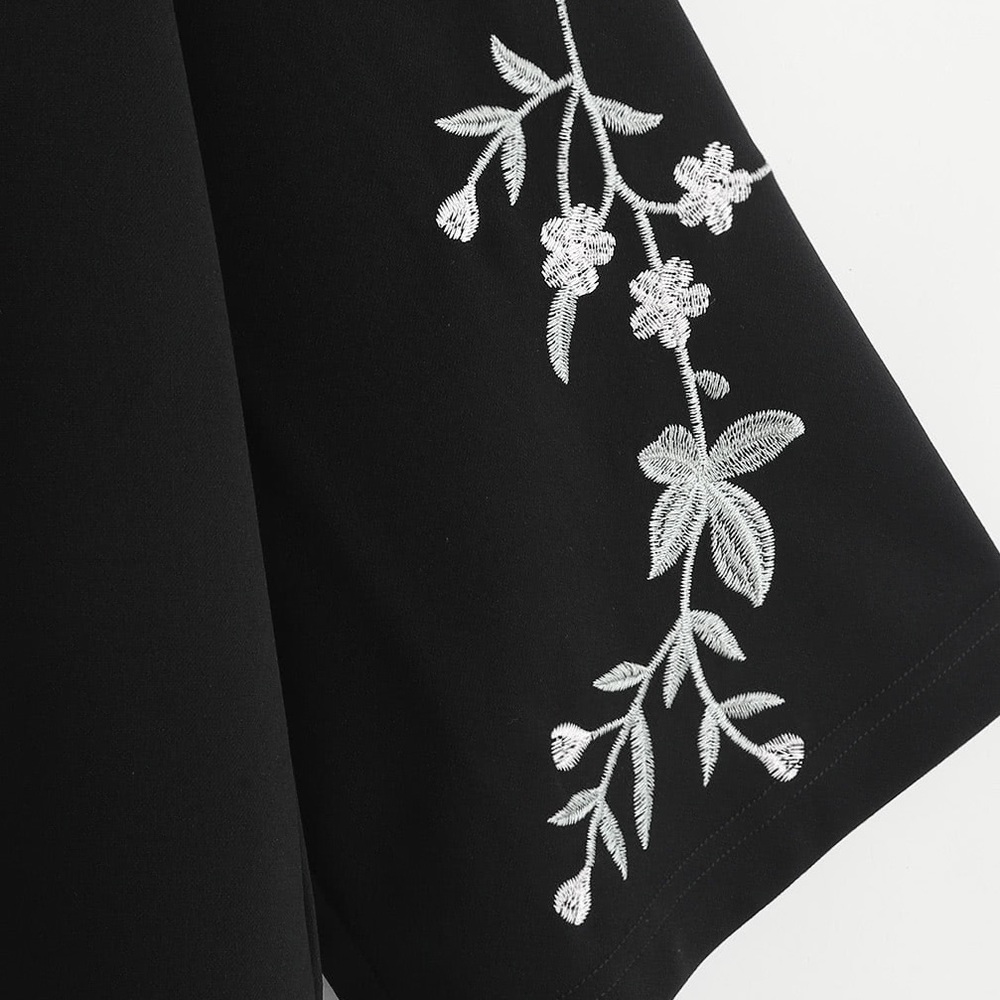 🆕🥂Embroidered Kimono style Coat - Picture 4 of 6